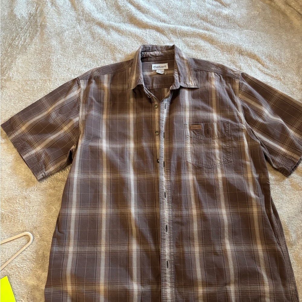 Carhartt Men's Brown Plaid Short-Sleeve Button-Down Shirt B12